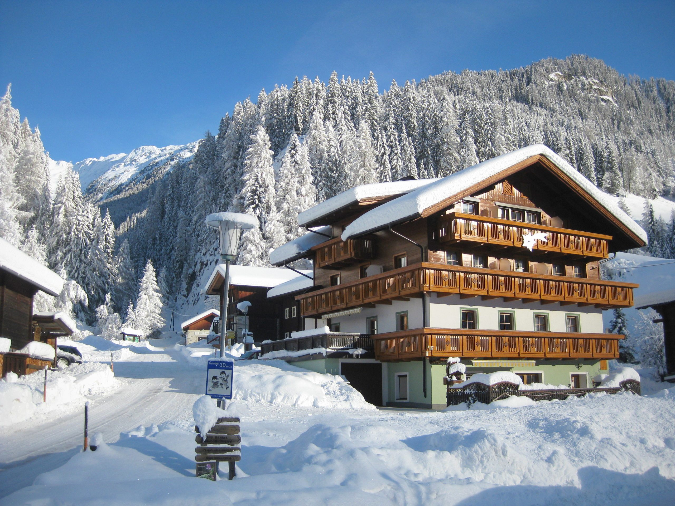 Winterfoto vom Gästehaus Berger